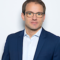 Dr. Tobias Piniek